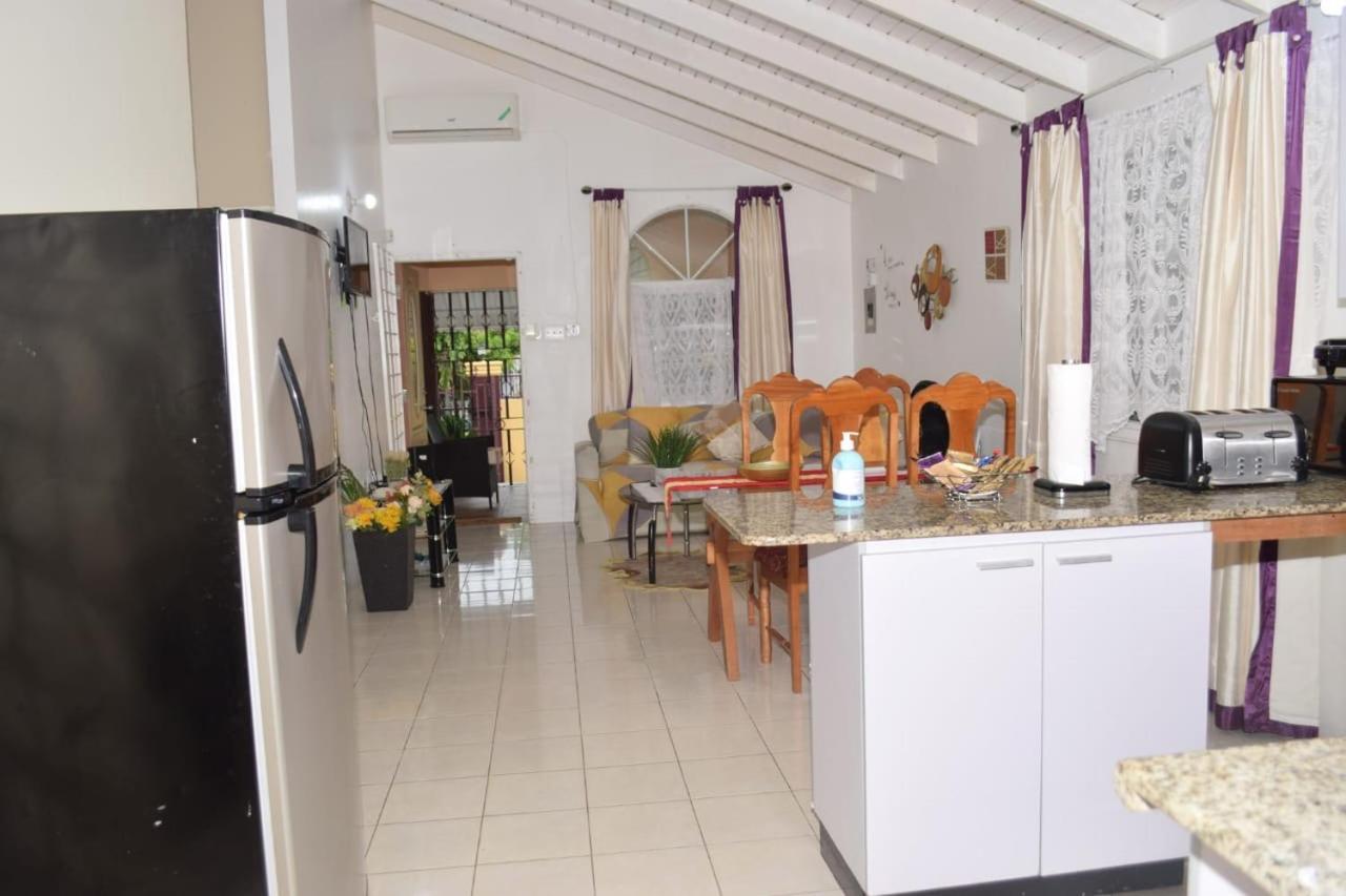 Rhyne Park Inn Montego Bay Buitenkant foto